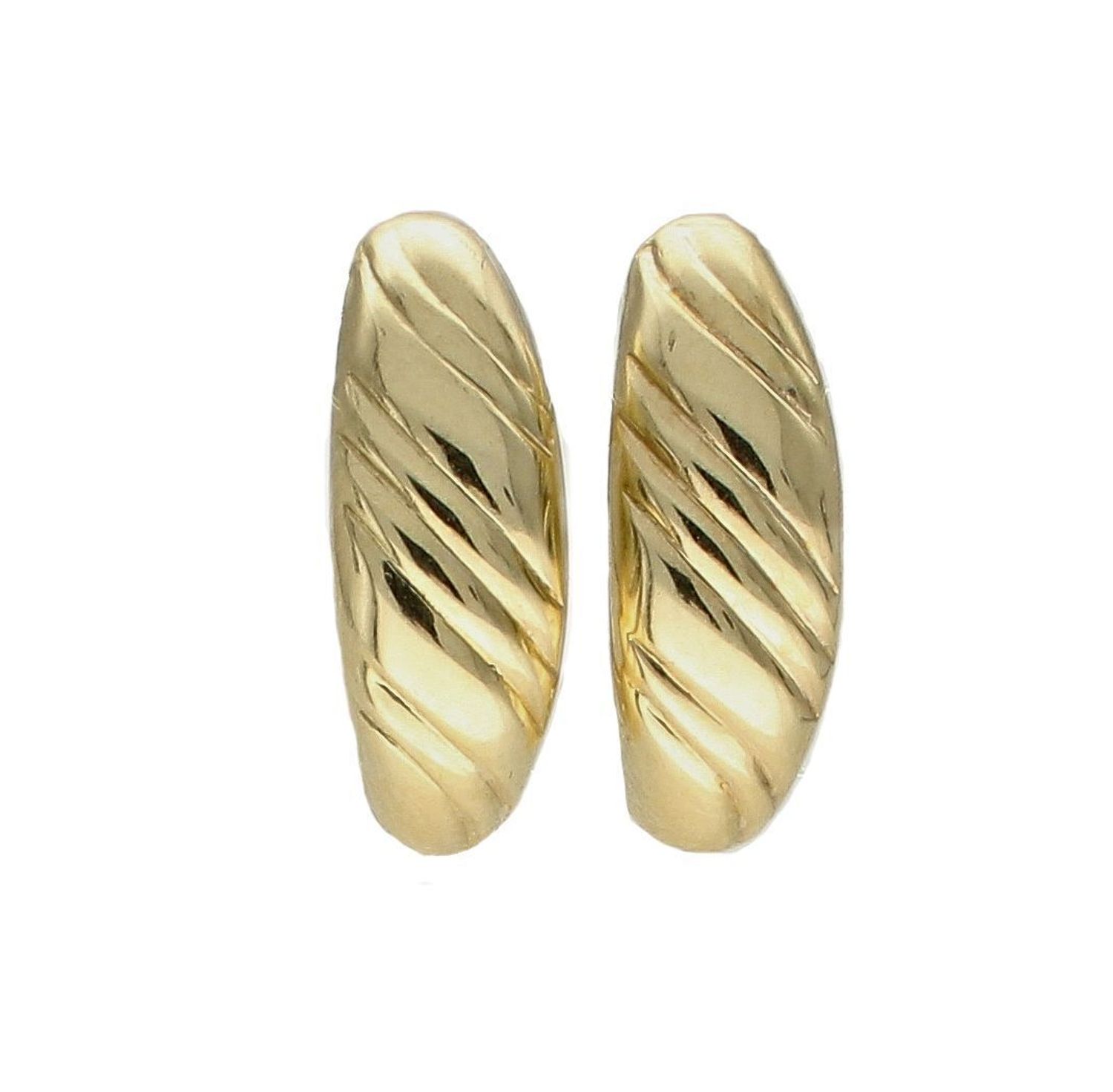 Złote kolczyki na angielskie zapięcie 333 'Uniwersalny wzór' KL 6881 333. Eleganckie, złote kolczyki grawerowane  wykonane z próby złota 333 o wadze około 1,40 g  wielkości 1,5 cm oraz szerokości 0,5 cm. Ich kształt jest uniwe.jpg